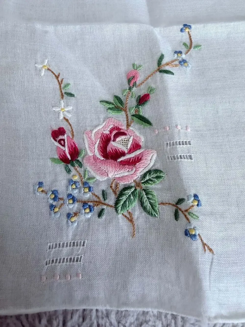 Vintage Embroidered Floral Handkerchief with Pink Rose Motif
